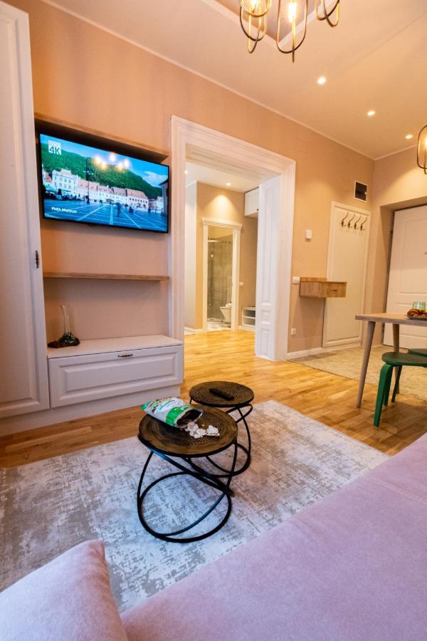 Black Gate - Quiet Studio In The Heart Of Old Town With Free Private Secured Parking Μπρασόβ Εξωτερικό φωτογραφία